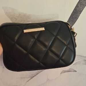Poppy & Peonies Black Quilted Wristlet